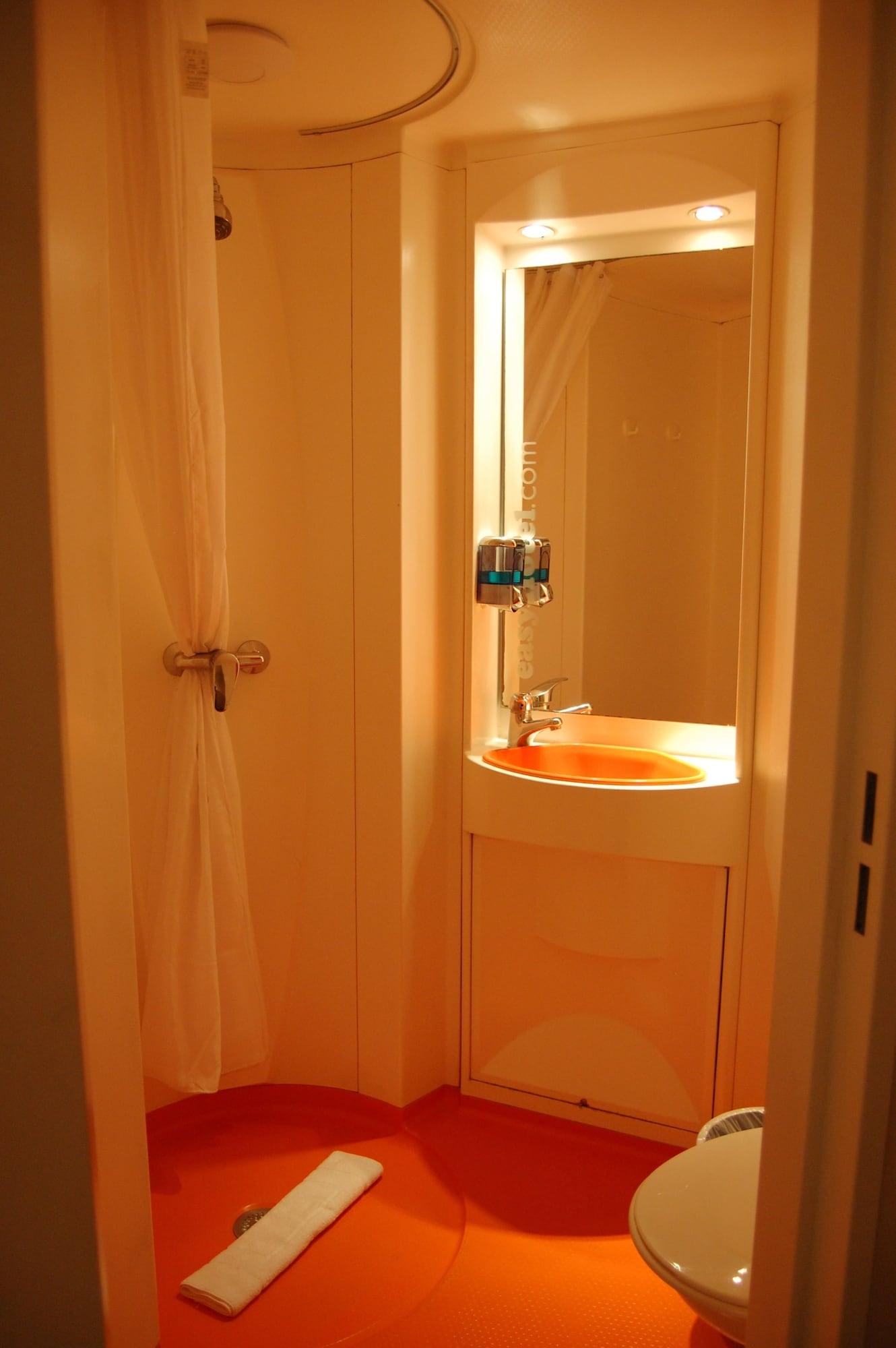 อีซีโฮเต็ล เซาท์ เคนซิงตัน Hotel ลอนดอน ภายนอก รูปภาพ