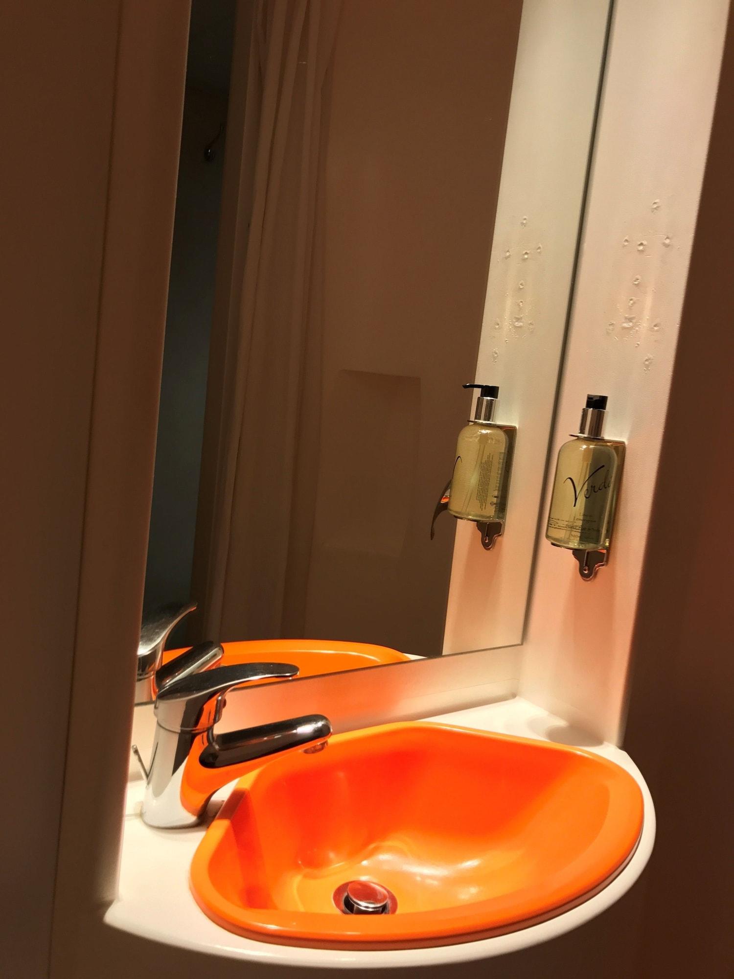 อีซีโฮเต็ล เซาท์ เคนซิงตัน Hotel ลอนดอน ภายนอก รูปภาพ