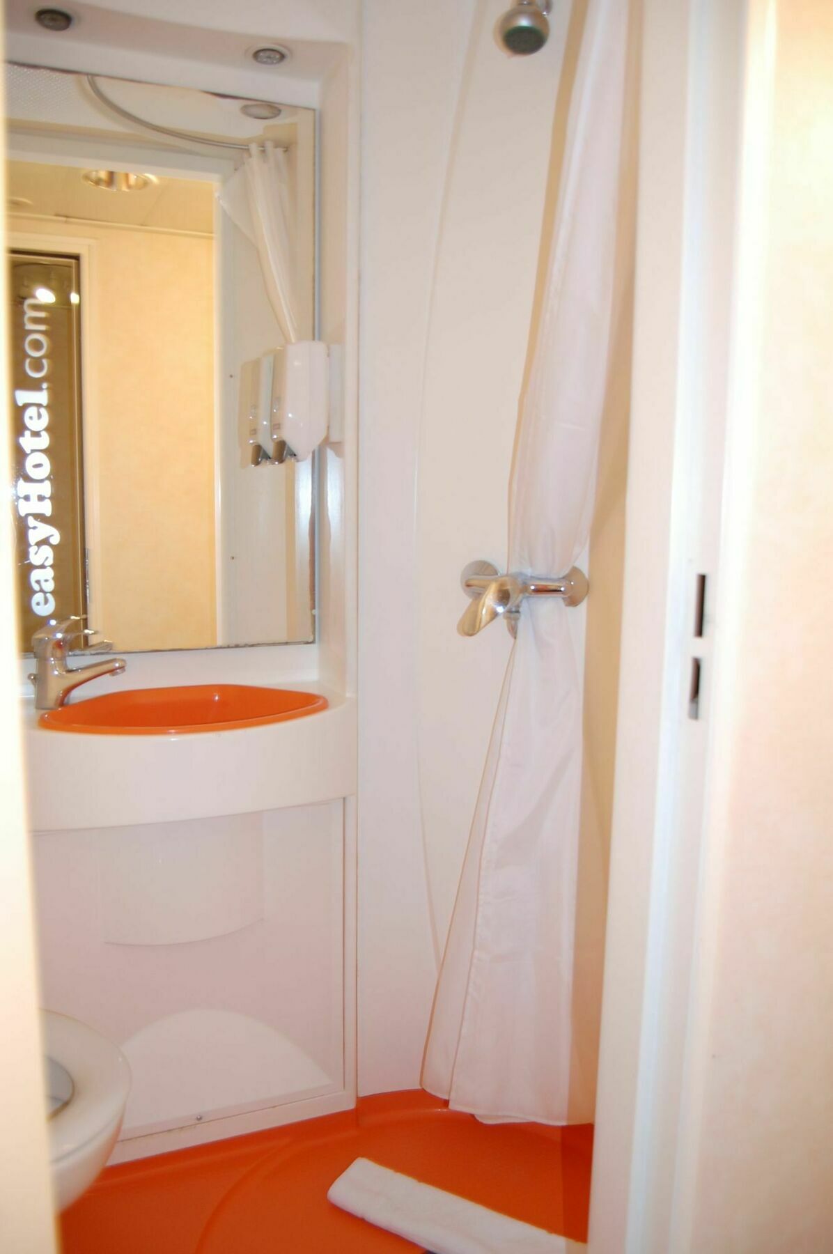 อีซีโฮเต็ล เซาท์ เคนซิงตัน Hotel ลอนดอน ภายนอก รูปภาพ